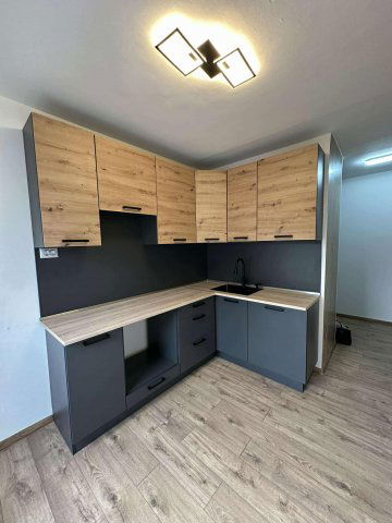 Eladó téglalakás, Komlón, Cserma utcában 27.7 M Ft, 2+1 szobás