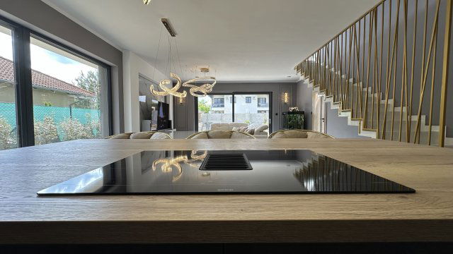 Eladó családi ház, Mogyoródon 450 M Ft, 5+1 szobás