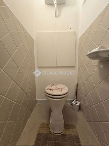 Eladó panellakás, Pécsett 46.99 M Ft, 2 szobás