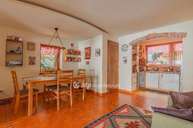 Eladó téglalakás, Budakeszin 167.8 M Ft, 3 szobás