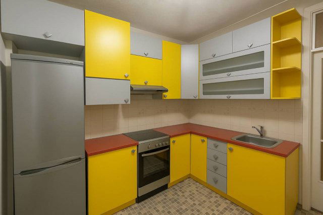 Eladó panellakás, Pécsett 44.9 M Ft, 2+1 szobás