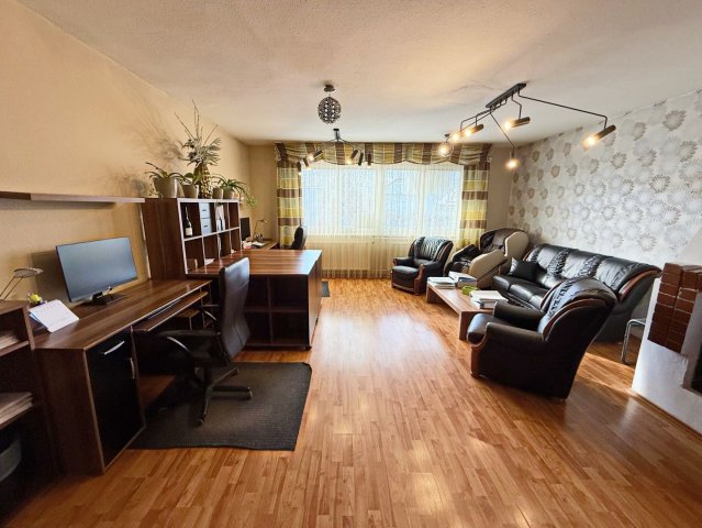 Eladó családi ház, Debrecenben 135.9 M Ft, 6 szobás