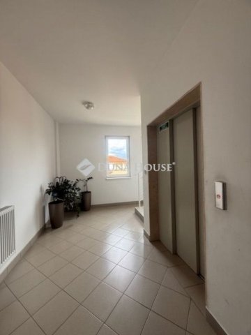 Eladó téglalakás, Budapesten, X. kerületben 128.9 M Ft, 3 szobás