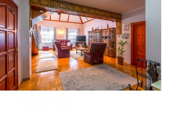 Eladó családi ház, Rácalmáson 109.9 M Ft, 4 szobás