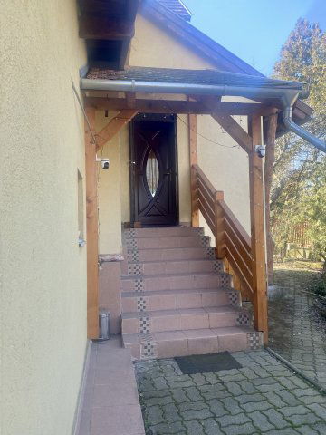 Eladó családi ház, Monorierdőn 71.9 M Ft, 2+2 szobás