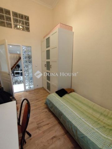 Eladó téglalakás, Budapesten, VIII. kerületben 68.9 M Ft