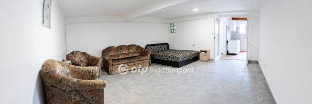 Eladó családi ház, Kiskunfélegyházán 19.9 M Ft, 1 szobás