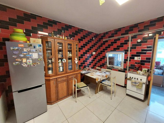 Eladó családi ház, Csökölyön 60 M Ft, 5 szobás