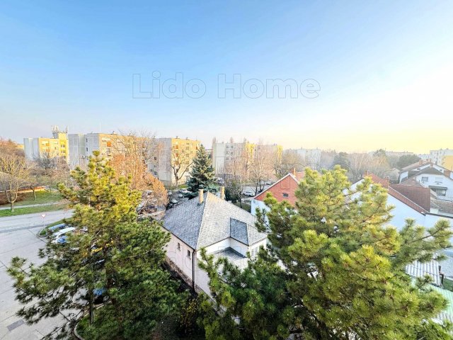 Eladó panellakás, Győrött 54.9 M Ft, 2 szobás