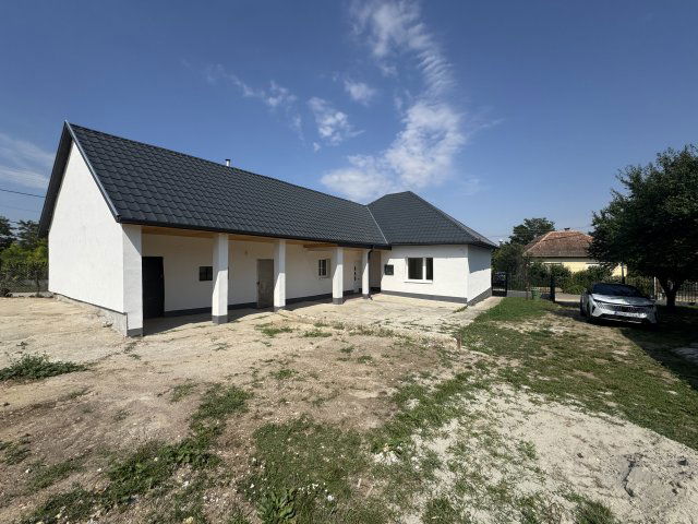 Eladó családi ház, Vácszentlászlón 55 M Ft, 2+1 szobás