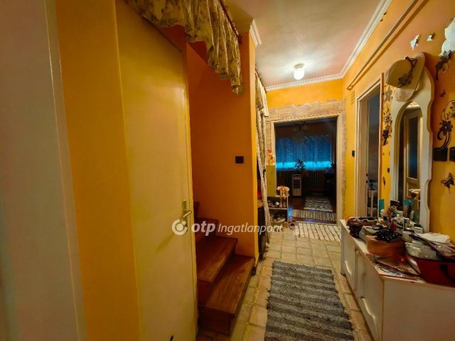 Eladó családi ház, Törökszentmiklóson 26.5 M Ft, 2 szobás