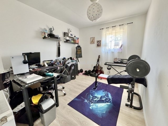 Eladó családi ház, Kókán 89.4 M Ft, 6 szobás