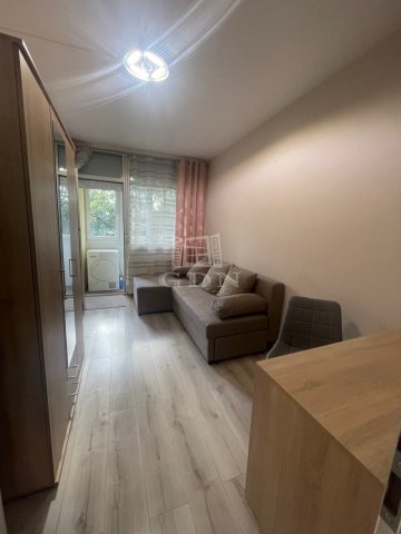 Kiadó panellakás, albérlet, Szegeden 80 E Ft / hó, 3+1 szobás