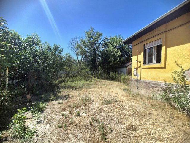 Eladó családi ház, Budapesten, III. kerületben 96 M Ft, 2 szobás