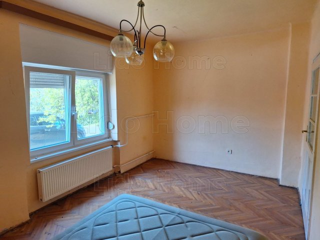 Eladó családi ház, Kaposváron 31.9 M Ft, 6 szobás