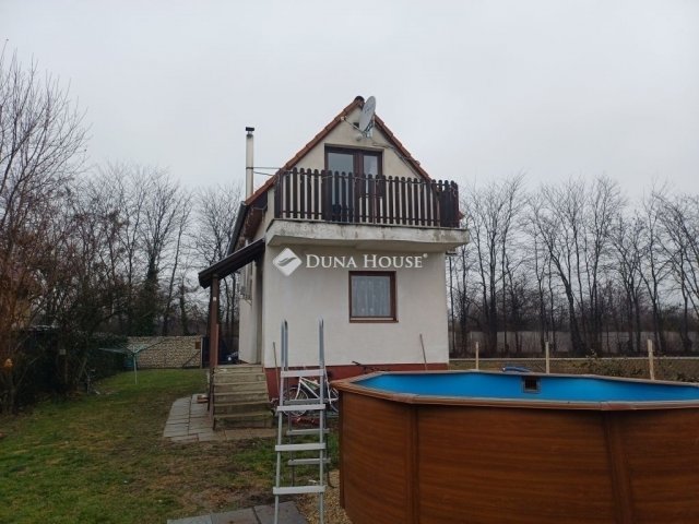 Eladó családi ház, Szigetszentmiklóson 53.9 M Ft, 3 szobás