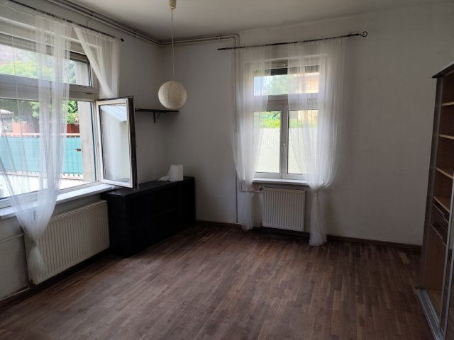 Kiadó családi ház, albérlet, XX. kerületben, Mikszáth utcában