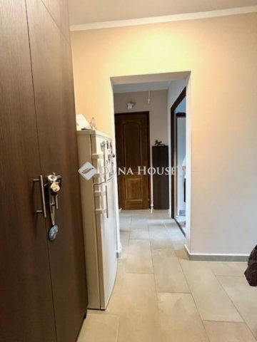 Eladó panellakás, Pécsett 47.5 M Ft, 2 szobás