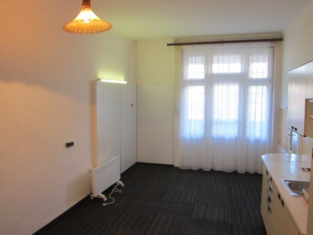 Eladó téglalakás, Szolnokon 40 M Ft, 2+1 szobás