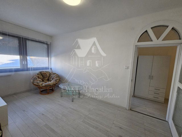 Kiadó téglalakás, albérlet, Szolnokon 200 E Ft / hó, 3 szobás