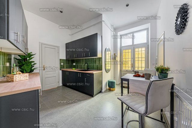 Eladó téglalakás, Budapesten, I. kerületben 140 M Ft, 4 szobás