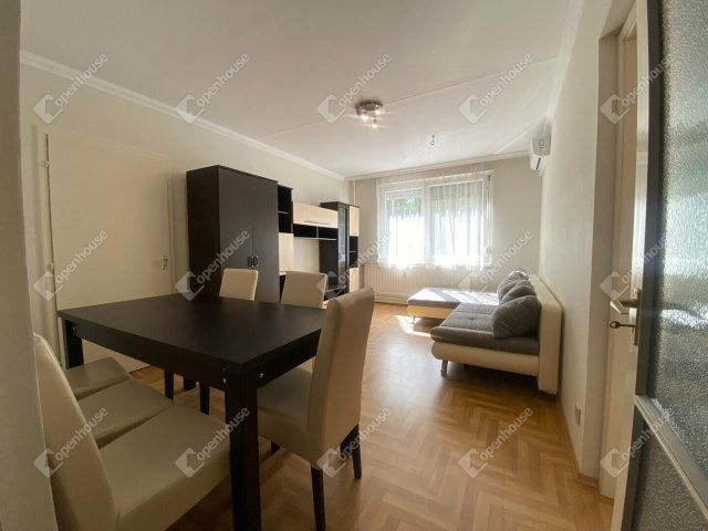 Eladó panellakás, Debrecenben 79.9 M Ft, 4 szobás