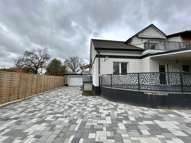 Eladó ikerház, Révfülöpön 119 M Ft, 5 szobás