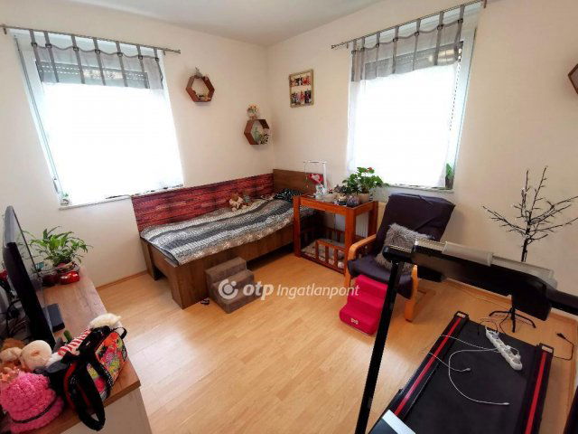 Eladó családi ház, Szigetszentmártonban 98.2 M Ft, 4+2 szobás