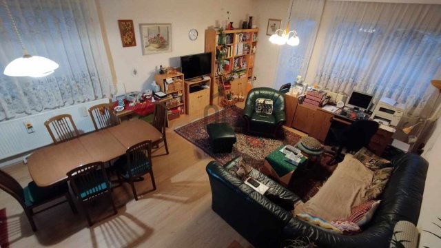 Eladó családi ház, Ajkán 78.9 M Ft, 5 szobás