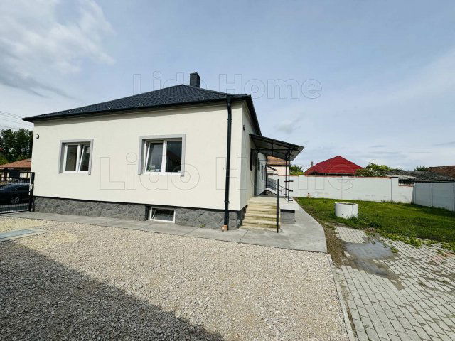 Eladó családi ház, Győrzámolyon 79.5 M Ft