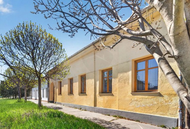 Eladó téglalakás, Tatán 68 M Ft, 3 szobás