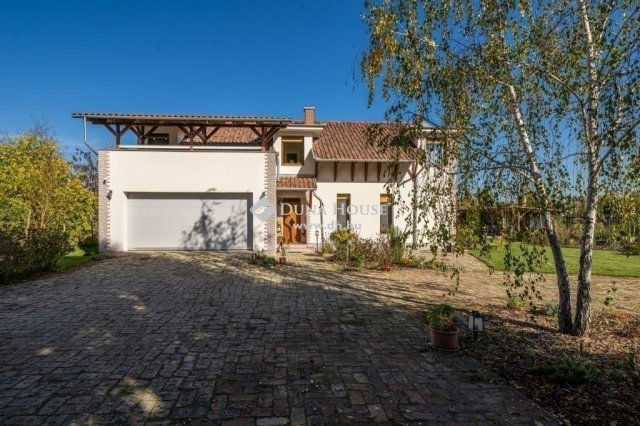 Eladó családi ház, Kecskeméten 175 M Ft, 7 szobás