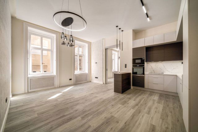 Eladó téglalakás, Budapesten, V. kerületben 169.9 M Ft