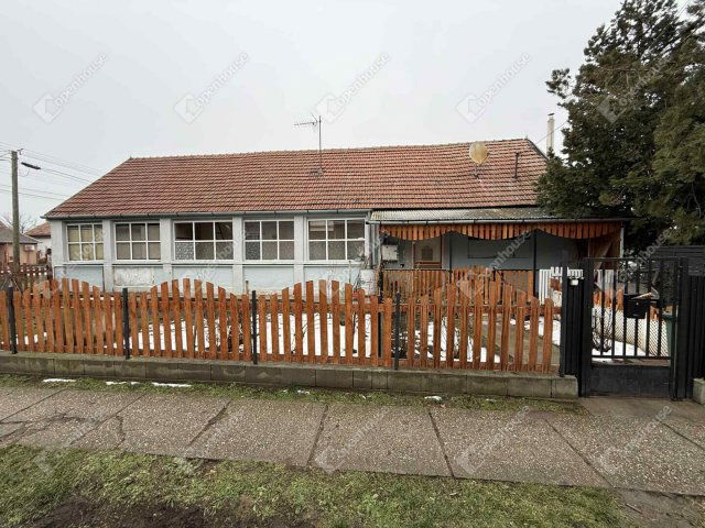 Eladó családi ház, Üllőn 59.8 M Ft, 2 szobás