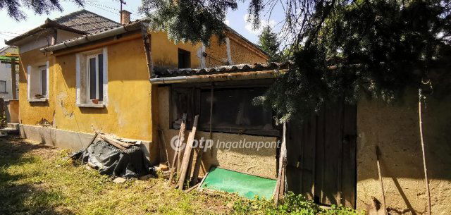 Eladó családi ház, Lesencetomajon 22 M Ft, 2 szobás
