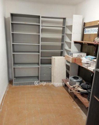 Eladó családi ház, Pécsett 84 M Ft, 3+1 szobás