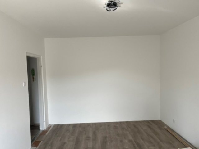 Kiadó panellakás, albérlet, Miskolcon 100 E Ft / hó, 1 szobás