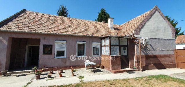 Eladó családi ház, Devecseren 19.9 M Ft, 2+1 szobás