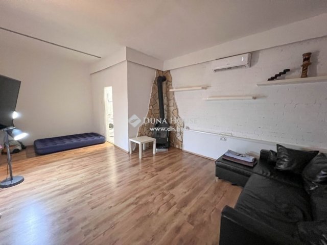 Eladó téglalakás, Budapesten, XXI. kerületben 49.9 M Ft