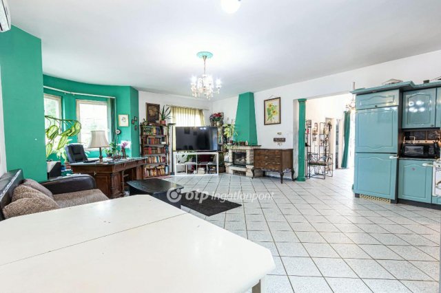 Eladó családi ház, Budapesten, XV. kerületben 160 M Ft