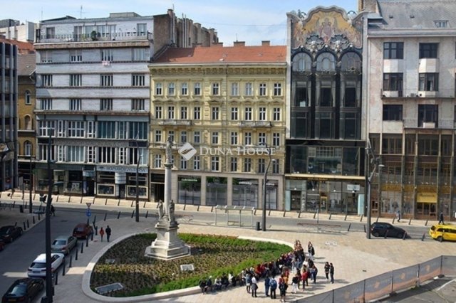 Eladó téglalakás, Budapesten, V. kerületben 119 M Ft, 1 szobás