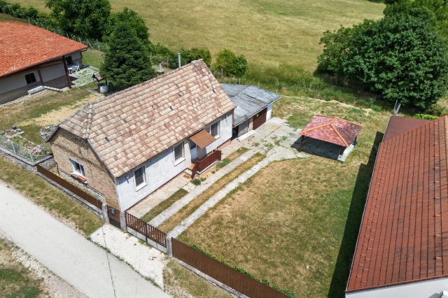 Eladó családi ház, Tardoson 40 M Ft, 2 szobás