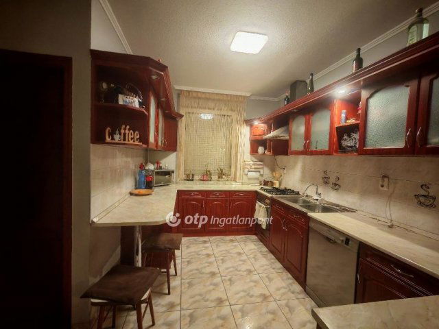 Eladó családi ház, Tápiószentmártonon 110 M Ft, 2+3 szobás