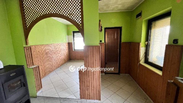 Eladó sorház, Mezőlakon 14.9 M Ft, 2 szobás