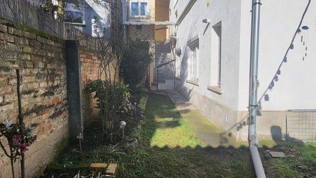 Eladó téglalakás, Egerben 42 M Ft, 2 szobás