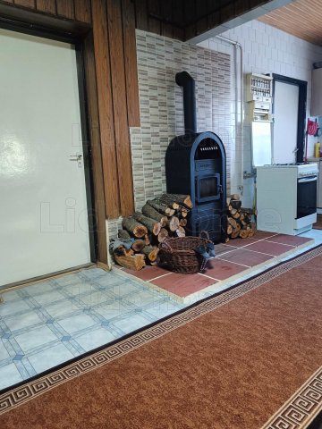 Eladó családi ház, Bucsután 18 M Ft, 3 szobás