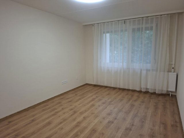 Eladó panellakás, Debrecenben 69.8 M Ft, 2 szobás