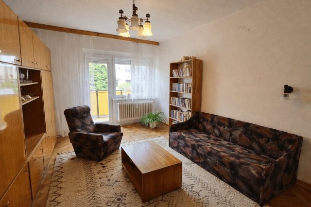 Eladó panellakás, Komlón, Alkotmány utcában 25.5 M Ft, 1 szobás