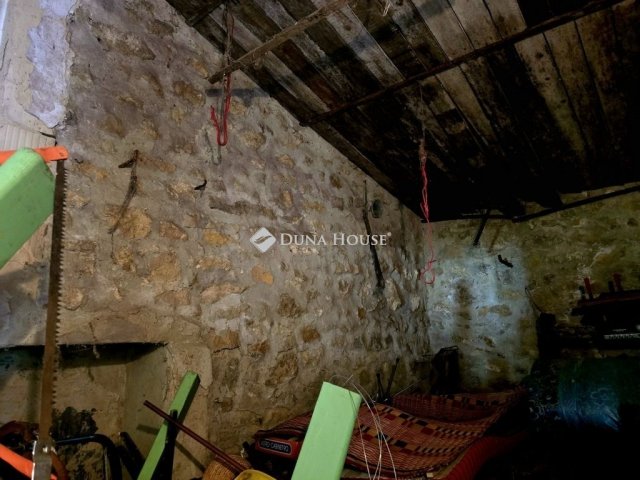 Eladó családi ház, Pécsett 88.9 M Ft, 3 szobás