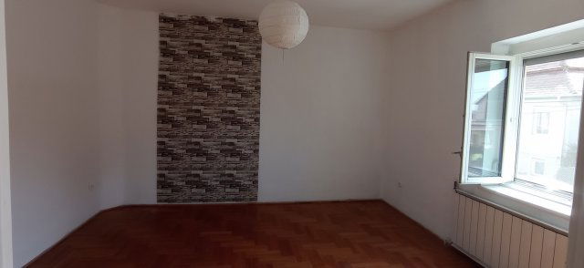 Eladó családi ház, Veszprémben 99 M Ft, 3 szobás